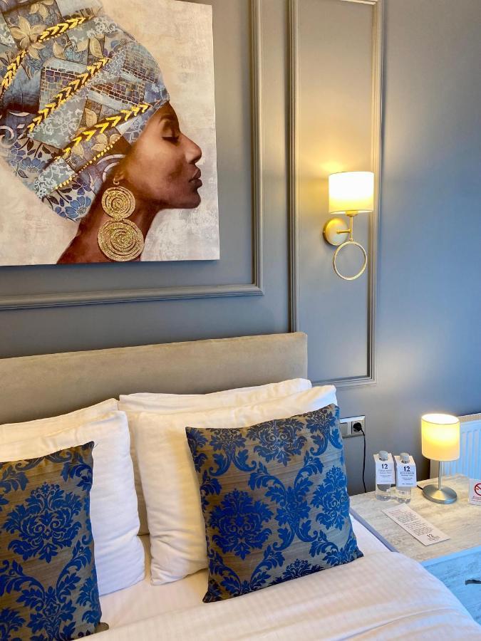 12 Rooms Hotel Koseilyas Екстериор снимка