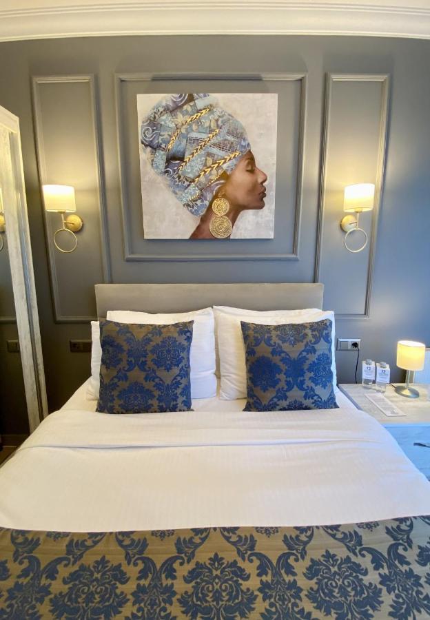 12 Rooms Hotel Koseilyas Екстериор снимка