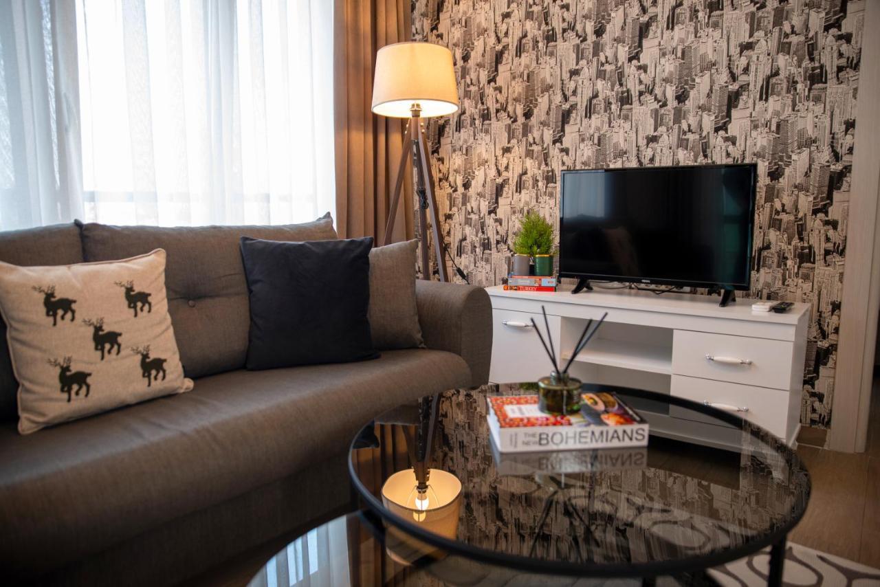 12 Rooms Hotel Koseilyas Екстериор снимка
