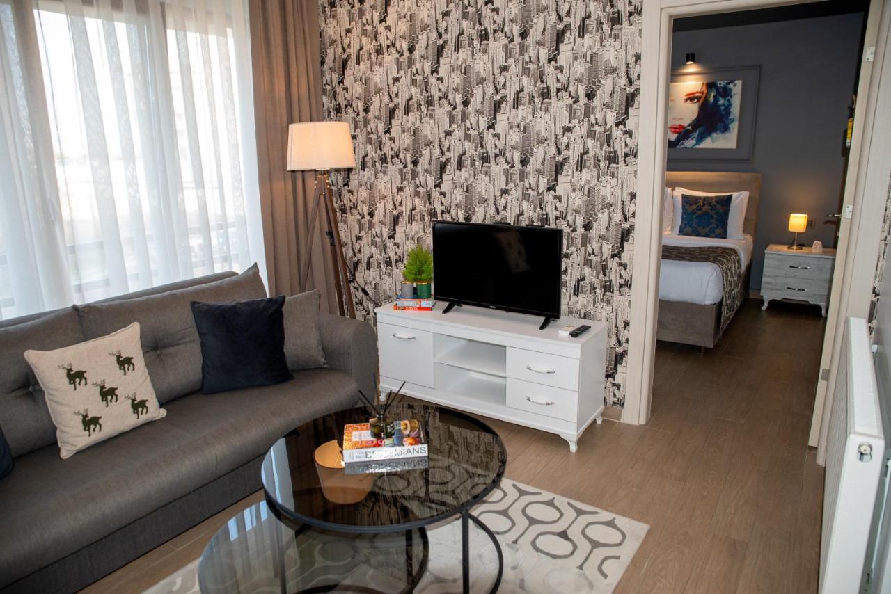 12 Rooms Hotel Koseilyas Екстериор снимка