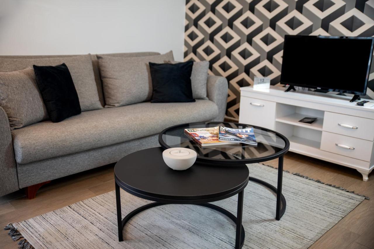 12 Rooms Hotel Koseilyas Екстериор снимка