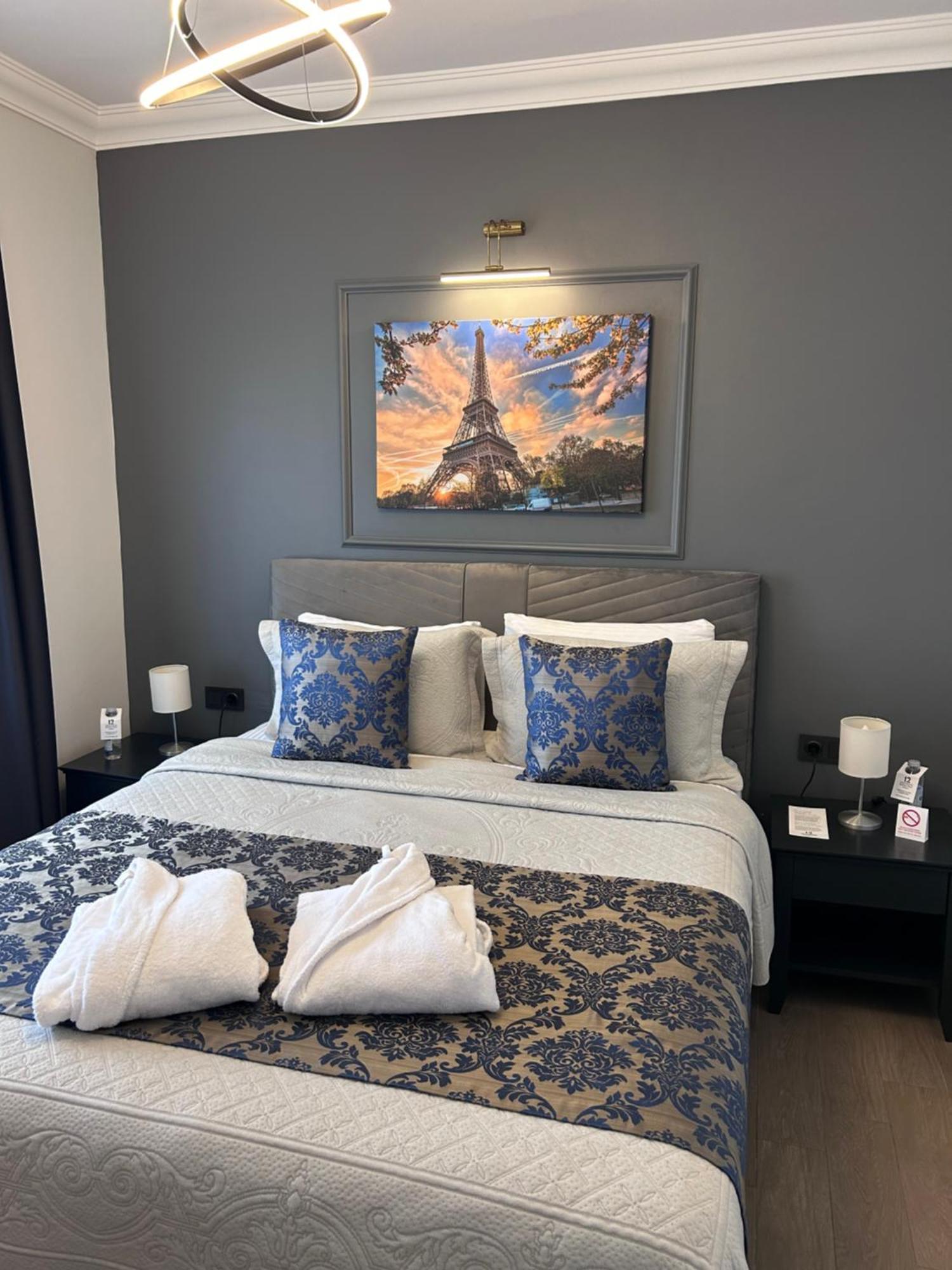 12 Rooms Hotel Koseilyas Екстериор снимка