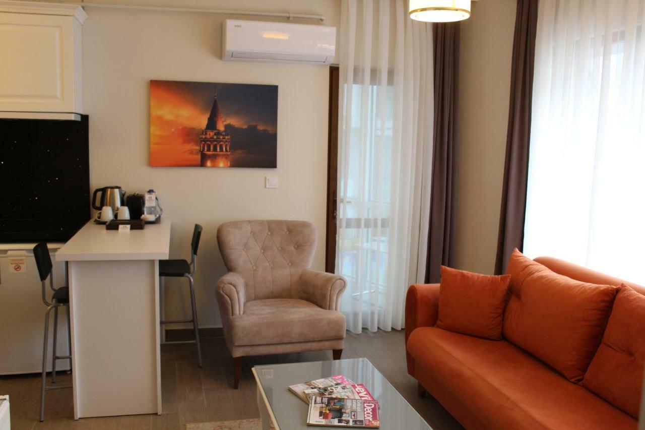 12 Rooms Hotel Koseilyas Екстериор снимка